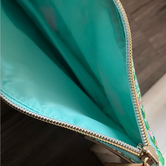 Lily Pulitzer Makeup Bag Pouch. - Picture 3 of 3